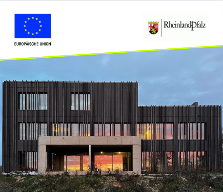 Gebäude mit Logo EU RLP